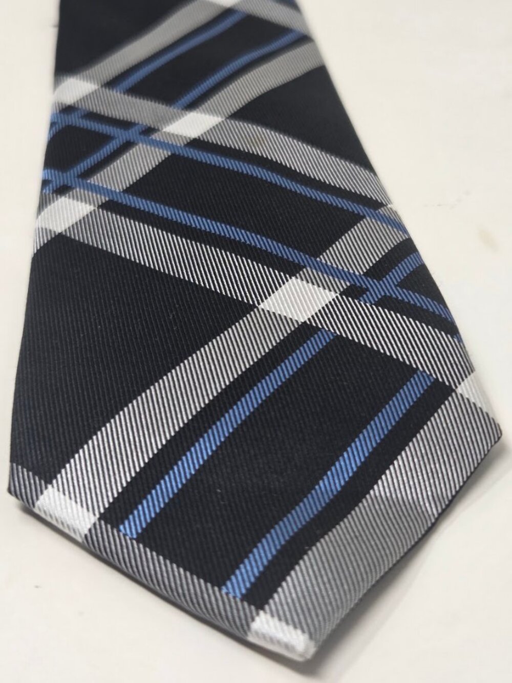 Chaps Mens Necktie 56 Inch Black Blue White Plaid 100 Percent Silk Tie